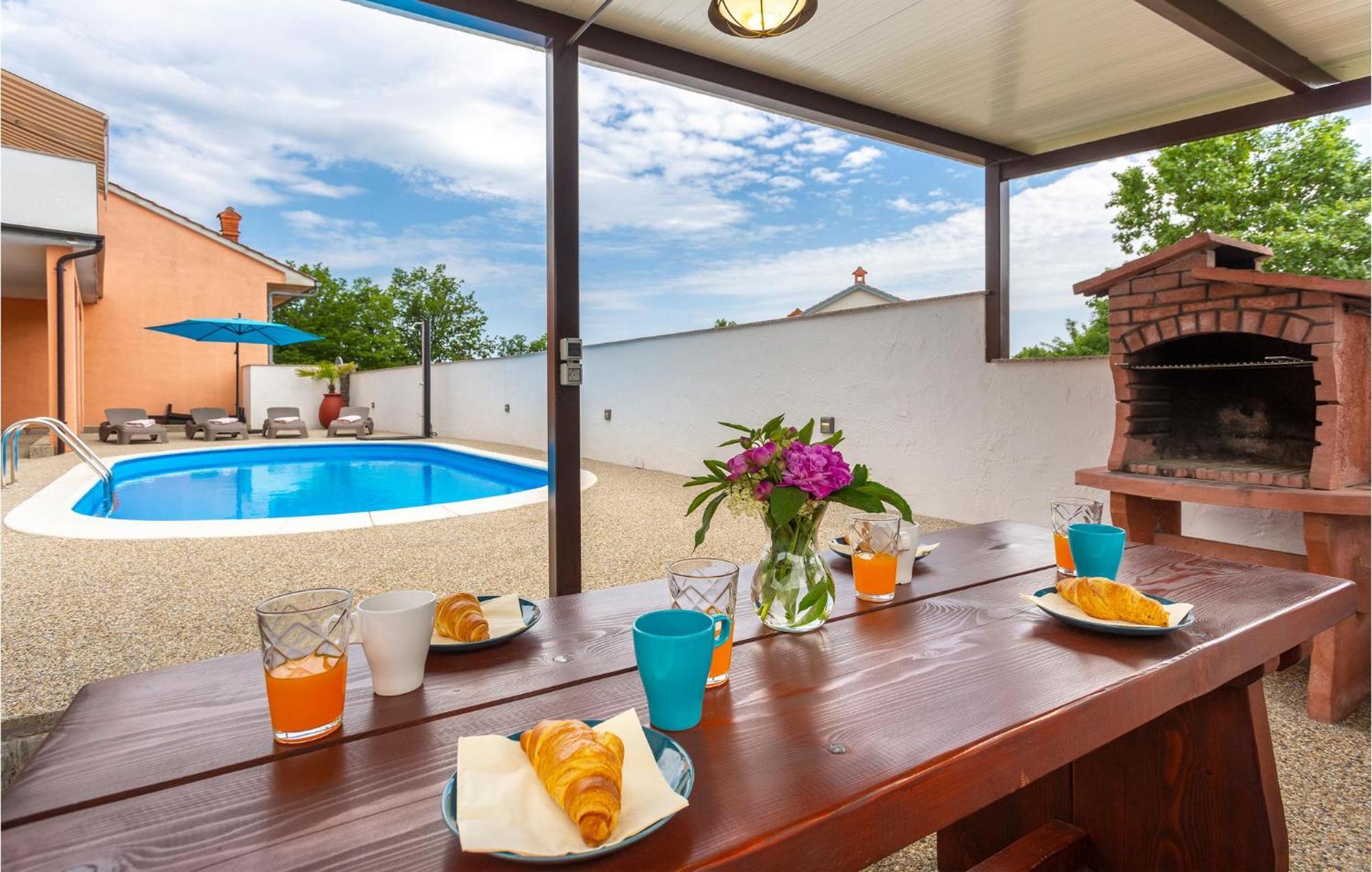 Stunning Apartment In Matulji Exterior photo